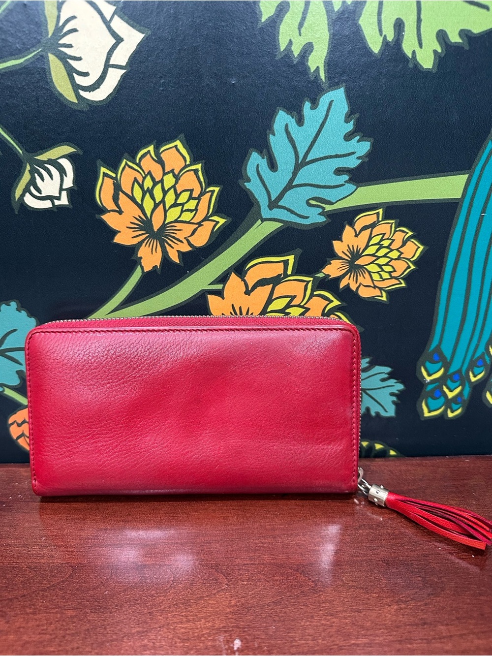 Gucci Soho Cellarius Red Leather Interlocking G Zip Around Tassel Wallet - Picture 7 of 14